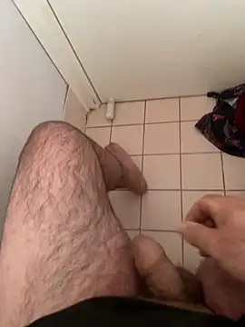 Snapshot of hairysmallcockguy chatting on December 9, 5:18 am hairysmallcockguy online show from December 9, 5:18 am