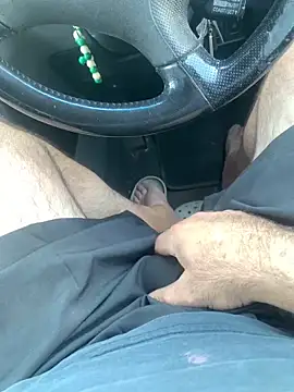 Snapshot of hairysmallcockguy chatting on February 4, 3:54 am hairysmallcockguy online show from February 4, 3:54 am