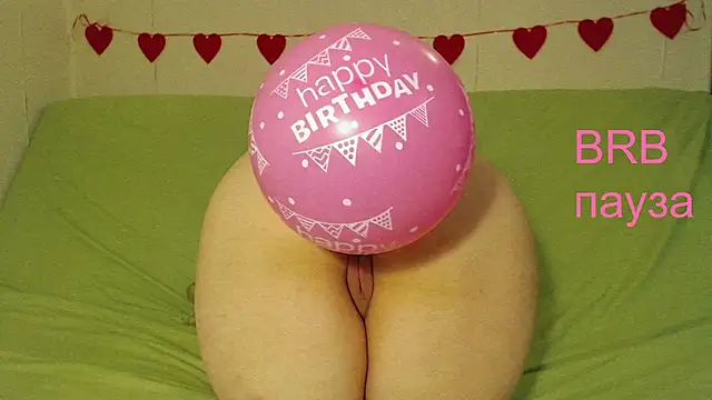 mmmPinUpGirl online show from May 7, 4:10 pm