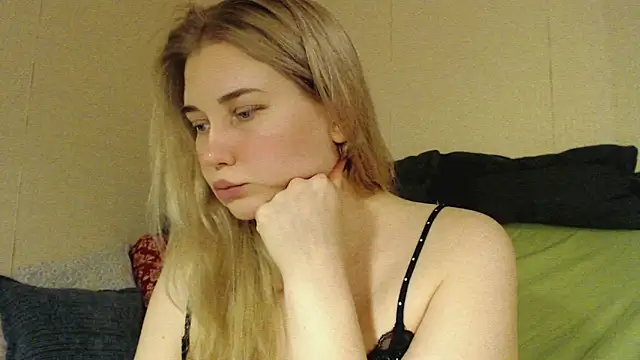 mmmPinUpGirl online show from November 1, 4:34 pm