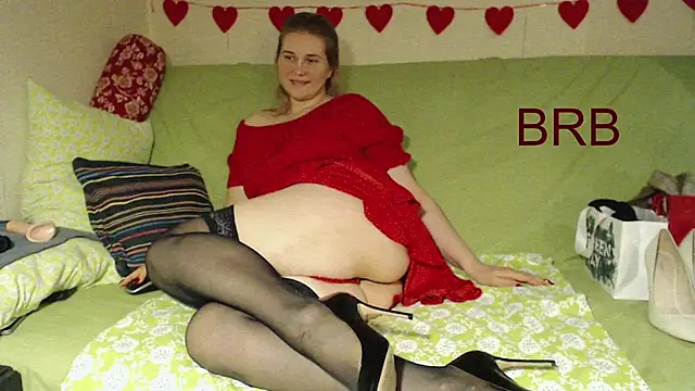 mmmPinUpGirl online show from March 31, 8:05 am