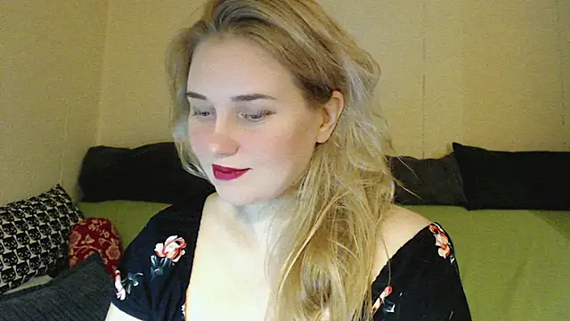 mmmPinUpGirl online show from November 17, 3:49 pm