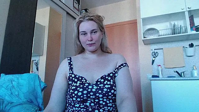 mmmPinUpGirl online show from July 16, 8:00 am