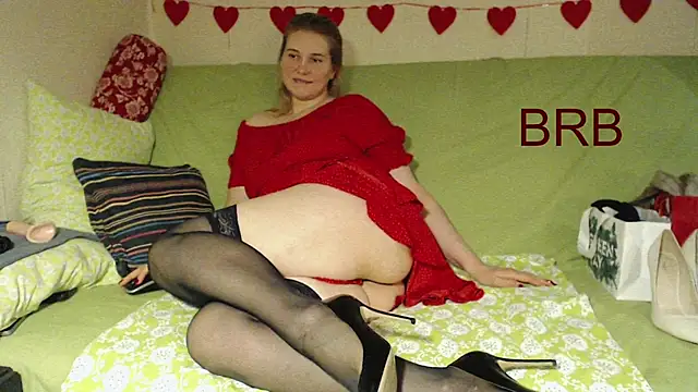 mmmPinUpGirl online show from March 24, 12:10 am