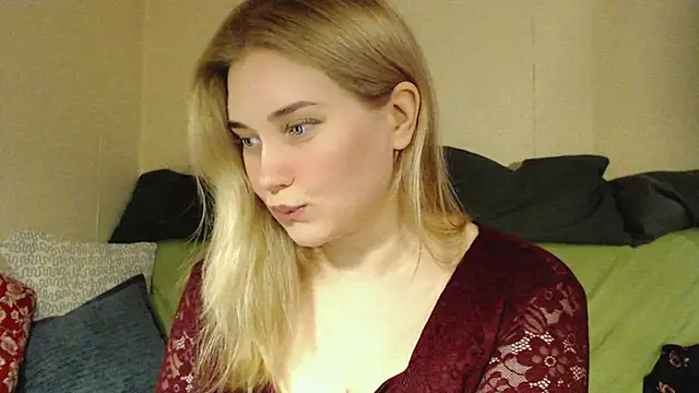 mmmPinUpGirl online show from October 1, 5:28 pm