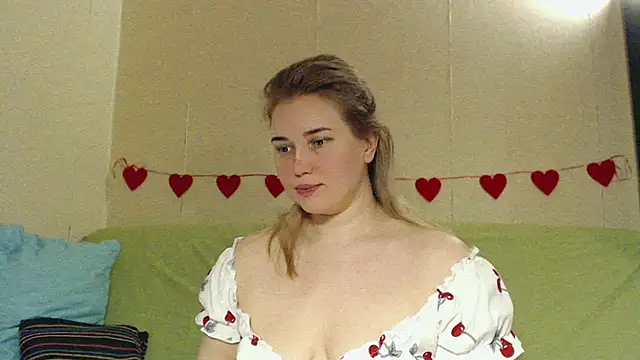 mmmPinUpGirl online show from April 22, 10:27 pm