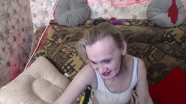 Snapshot of MissBekker chatting on March 18, 8:16 pm MissBekker online show from March 18, 8:16 pm