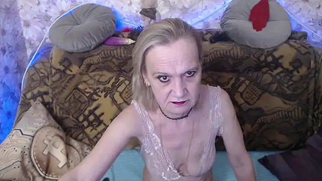 Snapshot of MissBekker chatting on February 22, 9:15 pm MissBekker online show from February 22, 9:15 pm