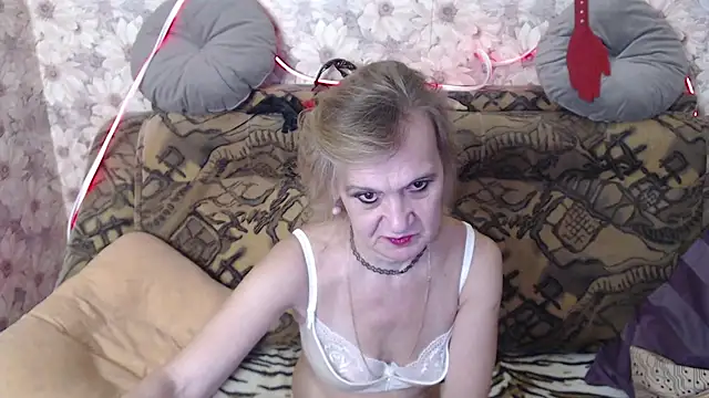Snapshot of MissBekker chatting on September 16, 7:04 pm MissBekker online show from September 16, 7:04 pm