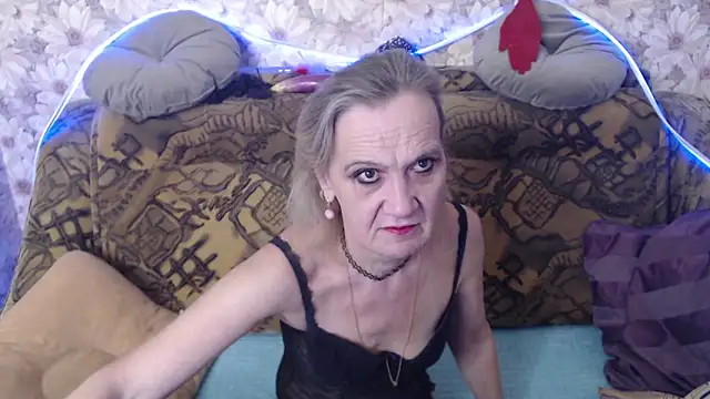 Snapshot of MissBekker chatting on November 23, 1:15 am MissBekker online show from November 23, 1:15 am