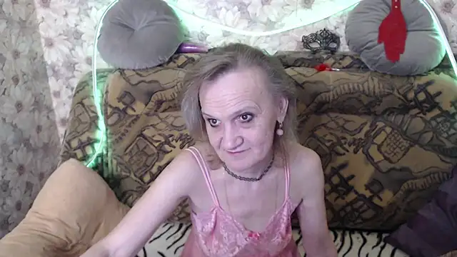 MissBekker online show from July 8, 9:37 pm