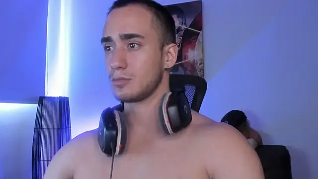 AlexRivera6 online show from December 25, 3:06 pm