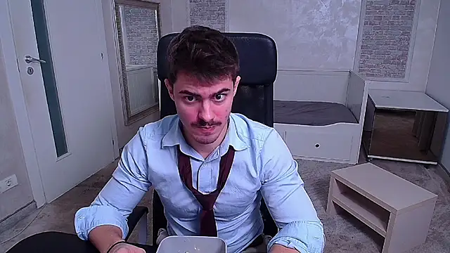 Snapshot of WilsonJules chatting on January 21, 7:28 pm WilsonJules online show from January 21, 7:28 pm