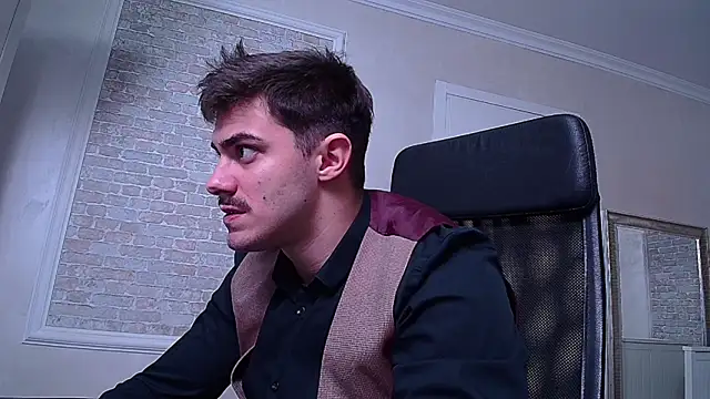 Snapshot of WilsonJules chatting on January 17, 5:19 pm WilsonJules online show from January 17, 5:19 pm