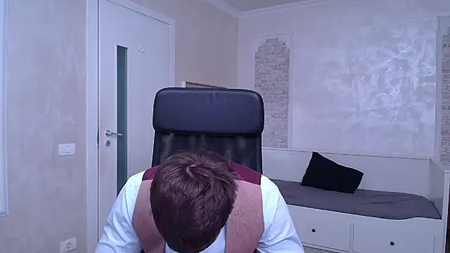Snapshot of WilsonJules chatting on January 16, 7:52 pm WilsonJules online show from January 16, 7:52 pm