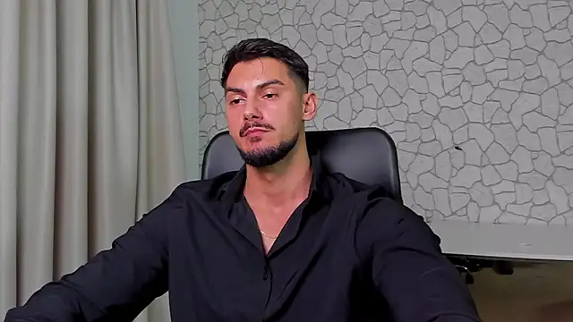 Snapshot of ClintMasters chatting on November 29, 5:40 am ClintMasters online show from November 29, 5:40 am