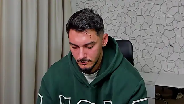 Snapshot of ClintMasters chatting on November 6, 6:28 am ClintMasters online show from November 6, 6:28 am