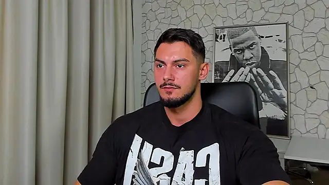 Snapshot of ClintMasters chatting on October 26, 6:25 am ClintMasters online show from October 26, 6:25 am