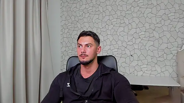 Snapshot of ClintMasters chatting on November 12, 5:33 am ClintMasters online show from November 12, 5:33 am