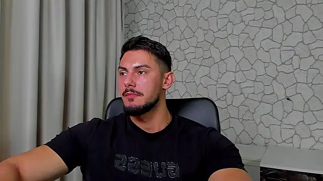 Snapshot of ClintMasters chatting on October 21, 4:45 am ClintMasters online show from October 21, 4:45 am