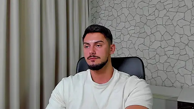 Snapshot of ClintMasters chatting on October 22, 5:18 am ClintMasters online show from October 22, 5:18 am