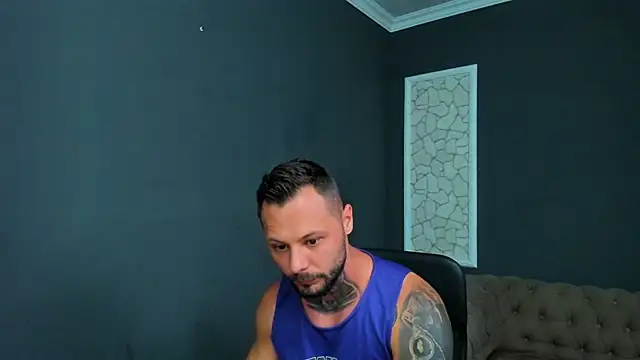 Snapshot of BrianHunts chatting on July 6, 4:52 am BrianHunts online show from July 6, 4:52 am