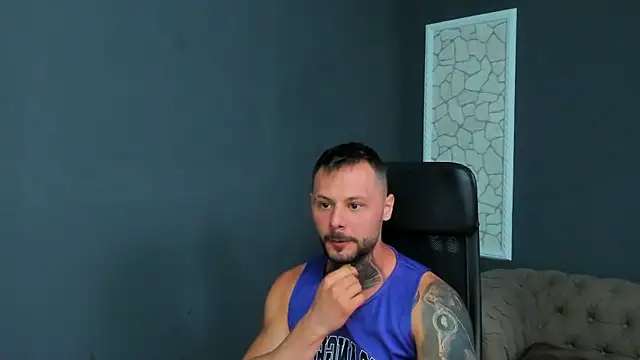 Snapshot of BrianHunts chatting on June 10, 7:20 am BrianHunts online show from June 10, 7:20 am