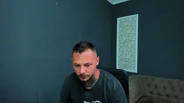 Snapshot of BrianHunts chatting on July 10, 3:28 am BrianHunts online show from July 10, 3:28 am