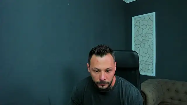 Snapshot of BrianHunts chatting on June 22, 4:42 am BrianHunts online show from June 22, 4:42 am