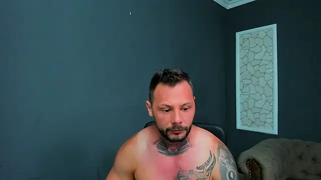 Snapshot of BrianHunts chatting on July 20, 5:04 am BrianHunts online show from July 20, 5:04 am