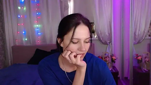 Snapshot of Zlata888 chatting on March 11, 9:34 am Zlata888 online show from March 11, 9:34 am