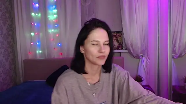Snapshot of Zlata888 chatting on December 29, 12:30 am Zlata888 online show from December 29, 12:30 am