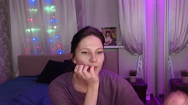 Snapshot of Zlata888 chatting on May 10, 8:33 pm Zlata888 online show from May 10, 8:33 pm