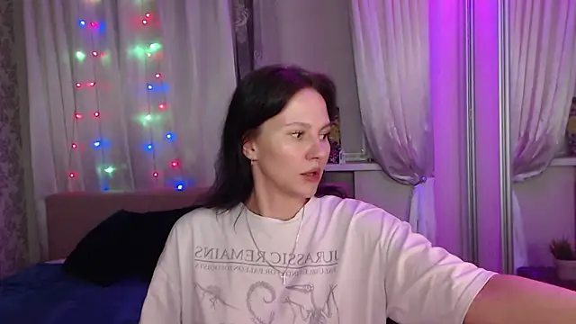 Snapshot of Zlata888 chatting on May 23, 6:07 pm Zlata888 online show from May 23, 6:07 pm