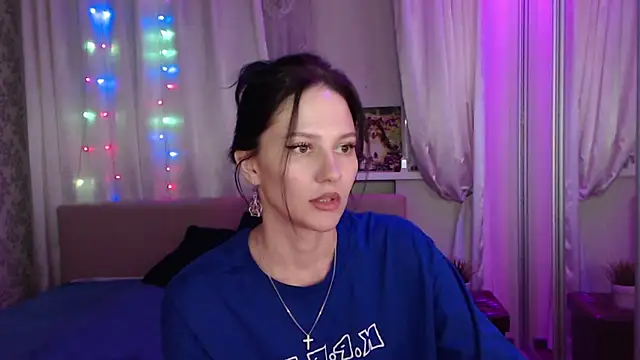 Snapshot of Zlata888 chatting on January 12, 12:33 pm Zlata888 online show from January 12, 12:33 pm