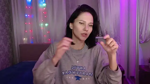 Snapshot of Zlata888 chatting on December 29, 3:33 am Zlata888 online show from December 29, 3:33 am
