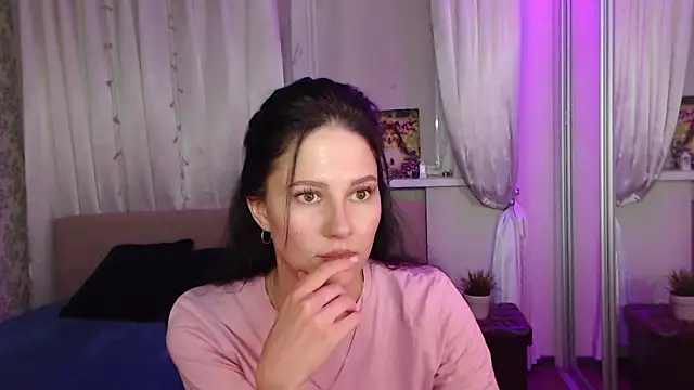 Snapshot of Zlata888 chatting on October 3, 2:40 pm Zlata888 online show from October 3, 2:40 pm