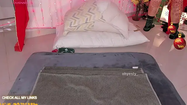 ohyesly  online show from December 22, 10:04 am