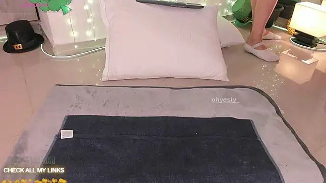 ohyesly  online show from March 4, 10:12 am