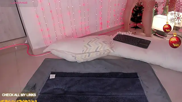 ohyesly  online show from December 2, 10:06 am