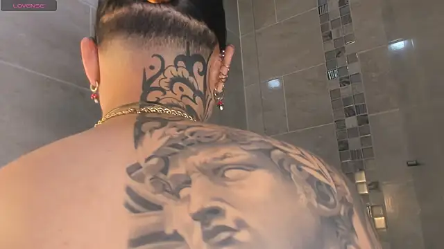 ohyesly  online show from March 8, 8:17 am