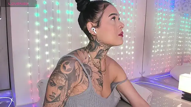 ohyesly  online show from September 22, 11:05 am