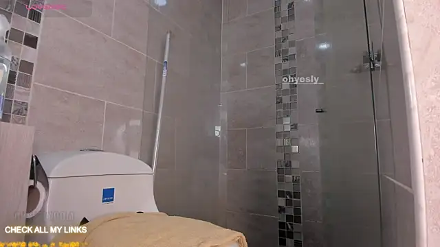 ohyesly  online show from November 16, 8:08 am