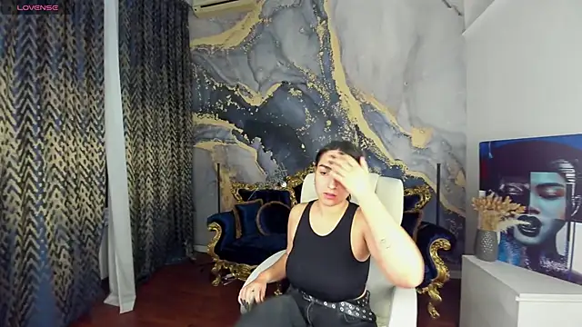 Daphne Moss online show from March 14, 1:57 pm