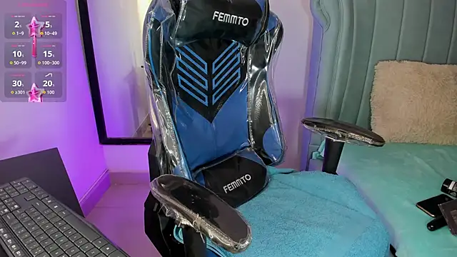 Chris boy  online show from March 4, 7:49 am