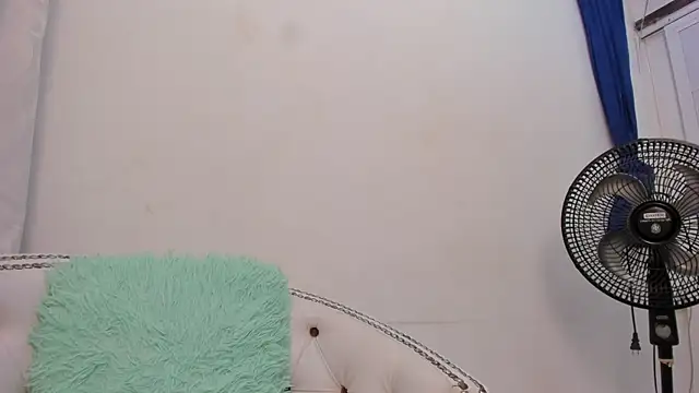 Snapshot of Chris_boy_ chatting on March 18, 8:17 am Chris boy online show from March 18, 8:17 am