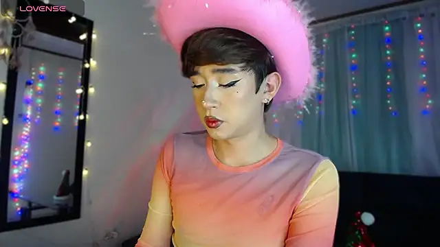 Snapshot of Chris_boy_ chatting on December 17, 9:17 am Chris boy online show from December 17, 9:17 am