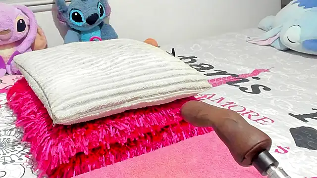 Elizabeth 18  online show from January 15, 3:10 am