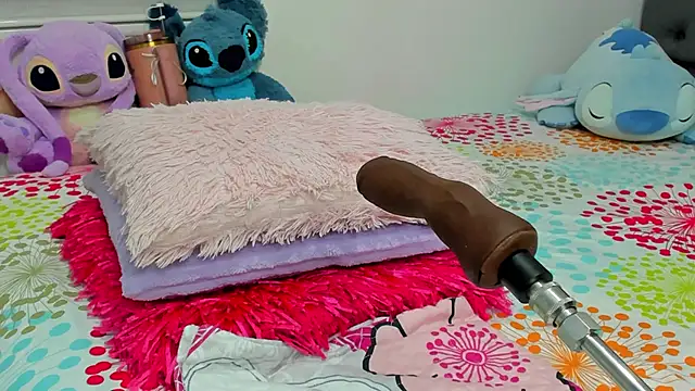 Elizabeth 18  online show from November 30, 3:07 am