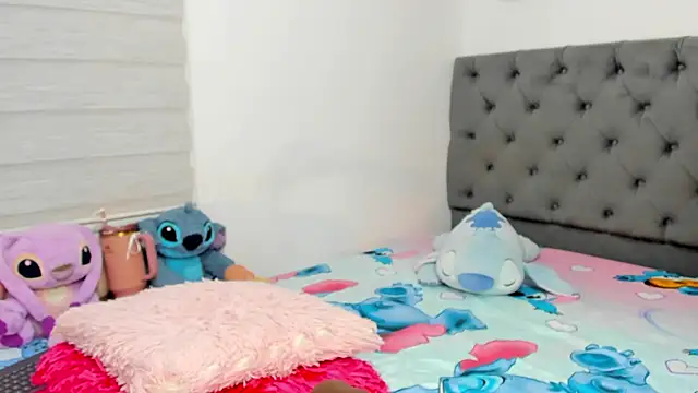 Elizabeth 18  online show from November 2, 4:39 am